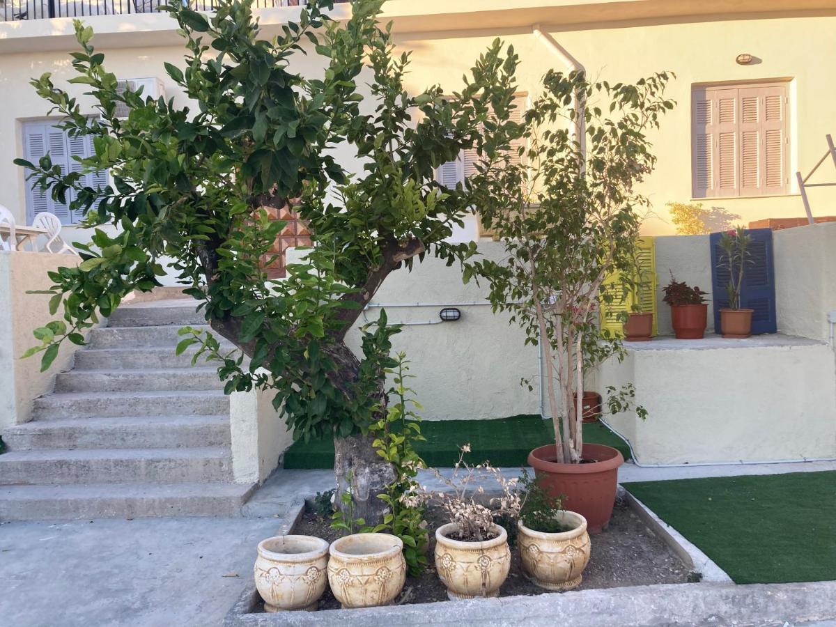 Lemonia Apartment Megara Luaran gambar